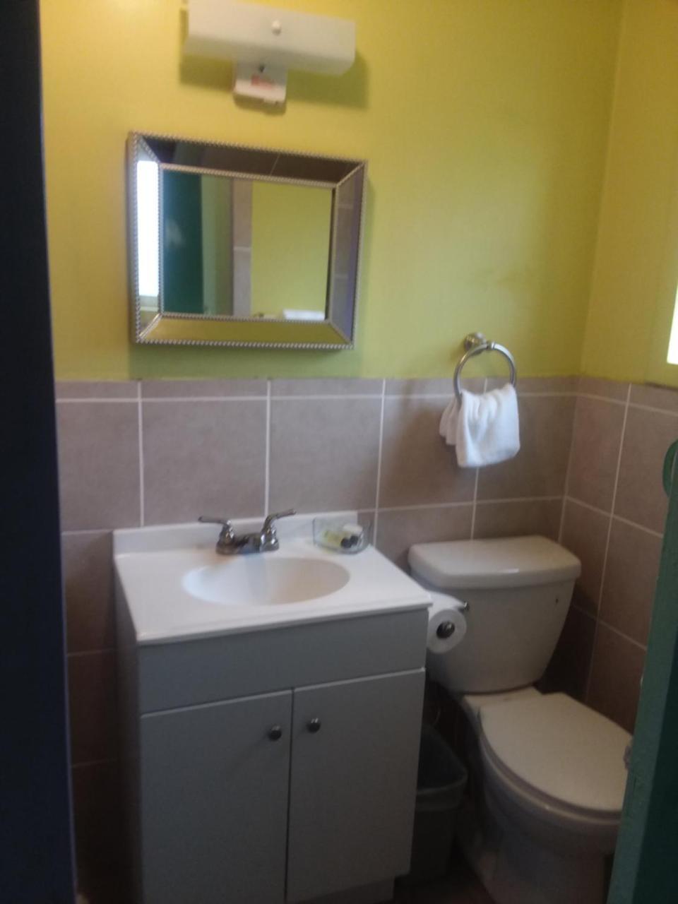 Shiny Motel Hoquiam Bagian luar foto